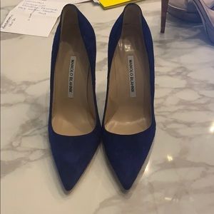 Manolo Blahnik BB Navy Suede Pumps